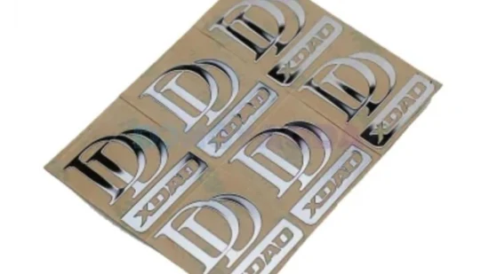 Etiquetas engomadas impermeables del logotipo del metal de alta calidad para la venta